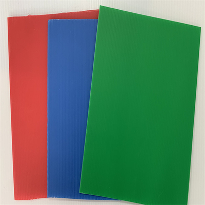 La plastica ondulata tagliante libera riveste il colore su misura 4x8 1220 x 2440mm